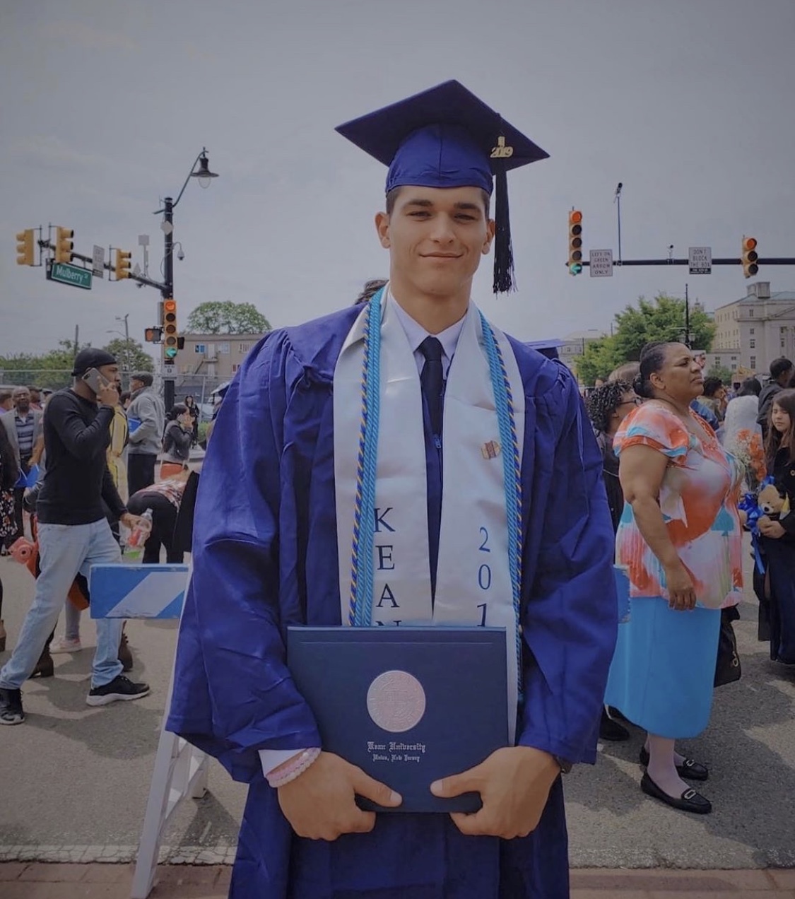 完成学业重新复出，黄金比例的小狼男模狗能否通过时尚的重新洗牌