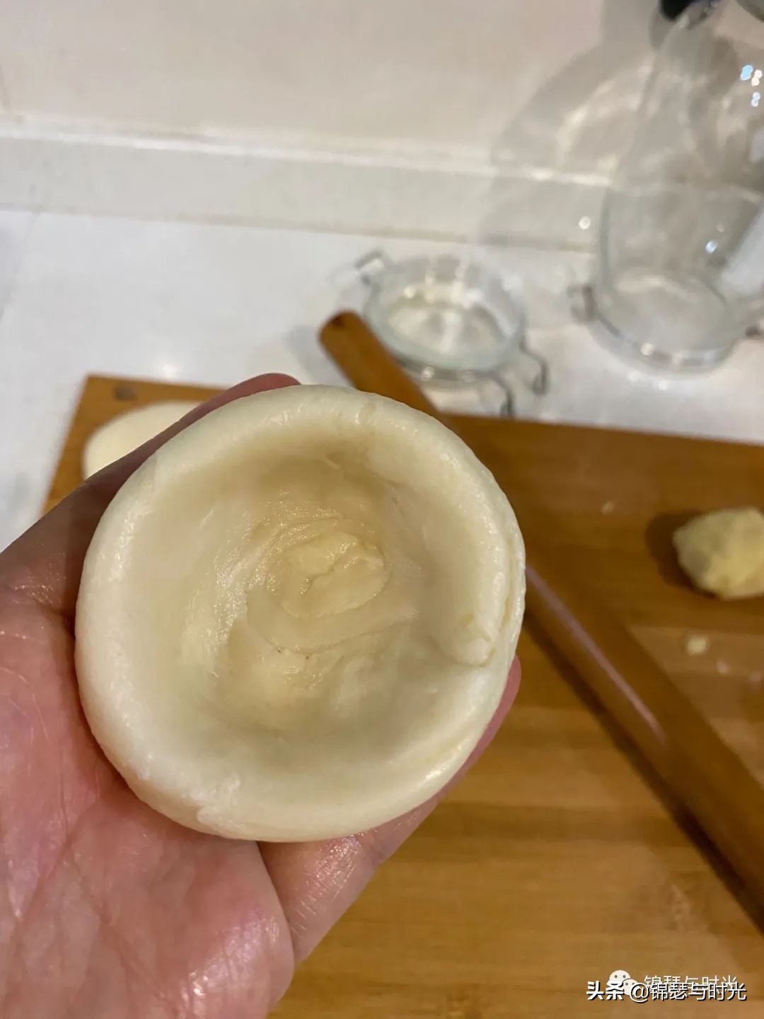 解暑点心酥皮绿豆饼,酥皮绿豆饼外酥里嫩