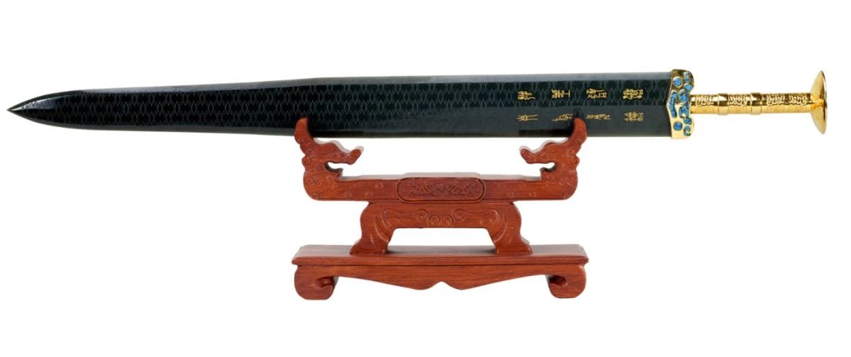 千年宝剑越王勾践剑出土视频,越王勾践剑历经千年仍寒光逼人