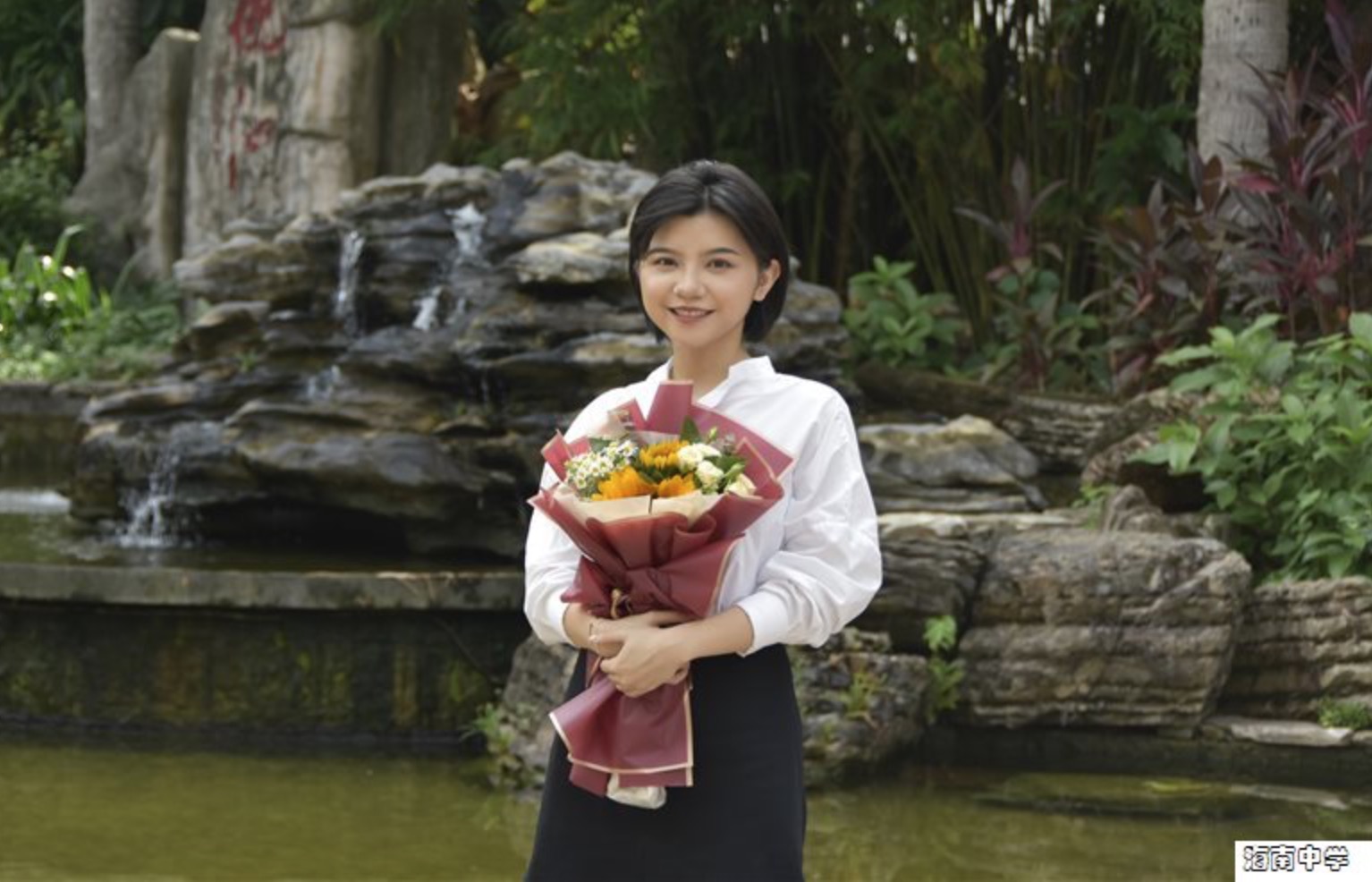 学识加成美得自然真实！温大老师像吴彦祖张震，思政老师撞脸Lisa