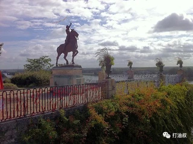 卢瓦尔河谷古堡之旅 (法国卢瓦尔河谷后花园)