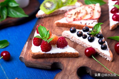 健身房练出沙漏身材,沙漏型身材肌肉女健身