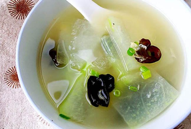 痛风患者该如何正确饮食,痛风患者该如何注意饮食