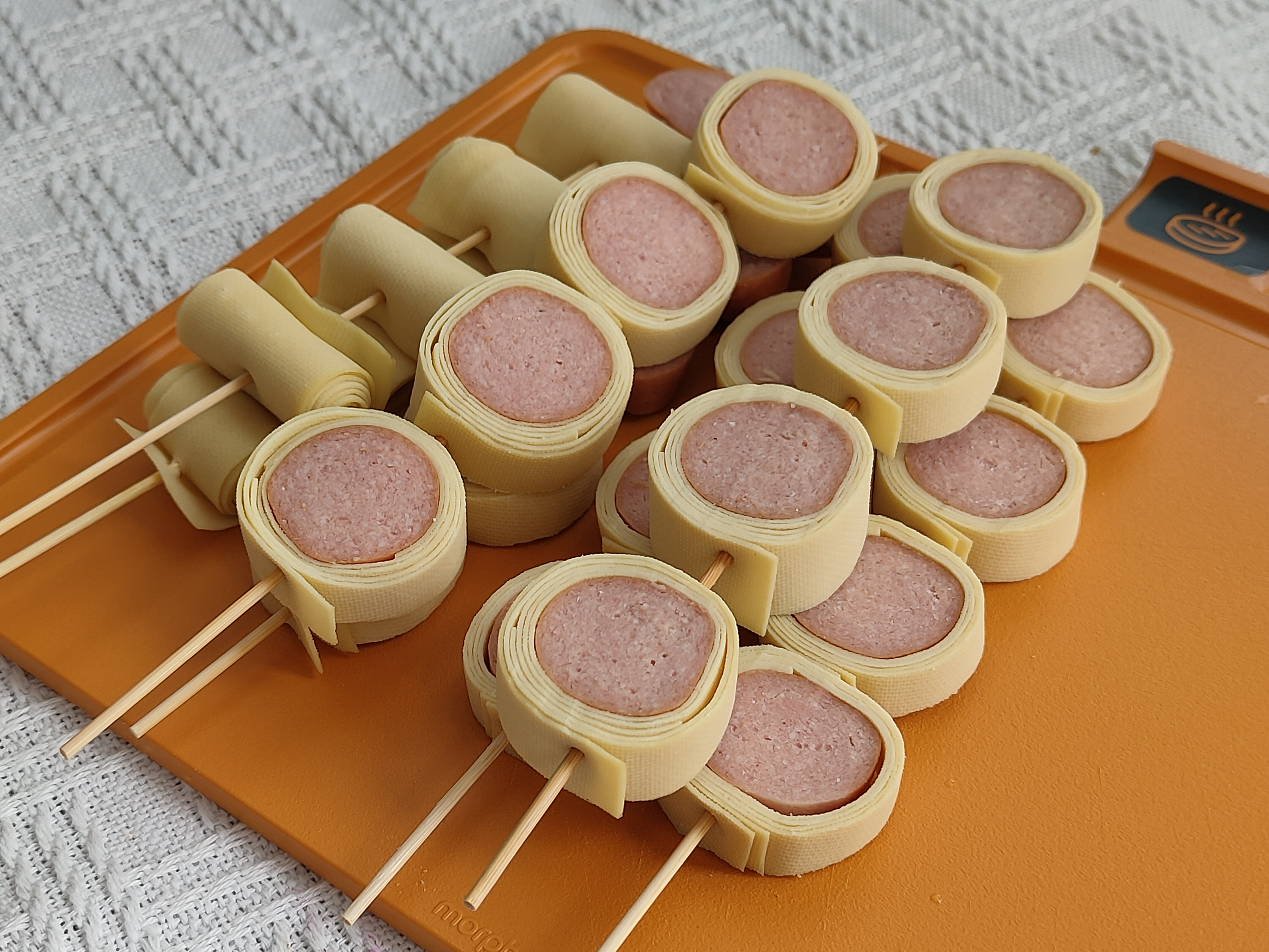 豆皮香肠卷私藏美食大分享,香肠豆卷的做法大全