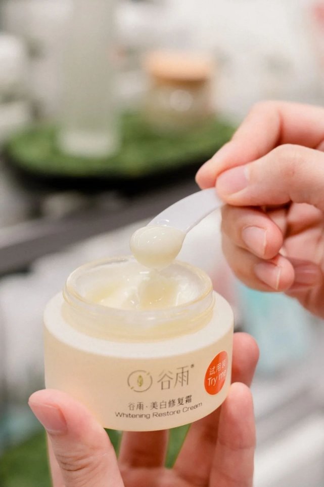 壹方城购物中心彩妆,壹方城网红化妆店