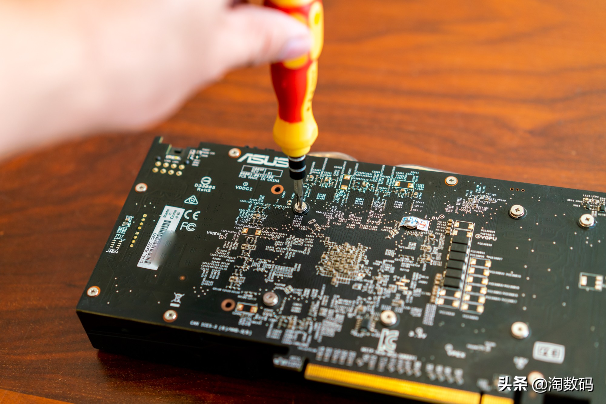 华硕rx580显卡相当于什么水平,华硕rx5804g显卡现在怎么样