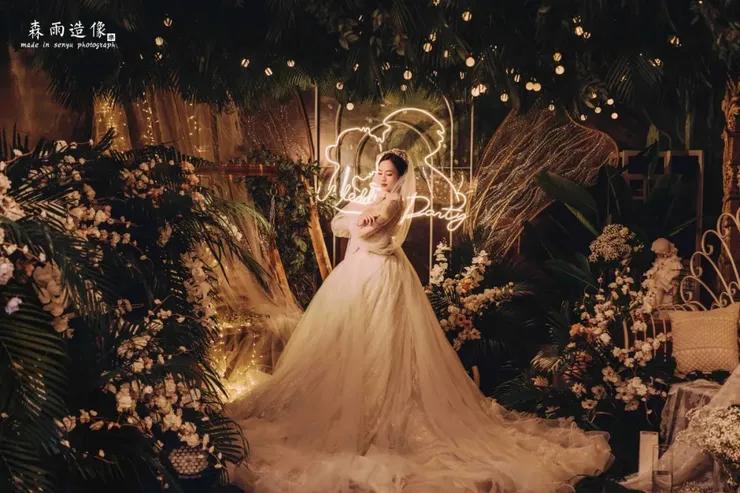 这场婚宴是你期待许久的模样吗,森林主题婚礼方案