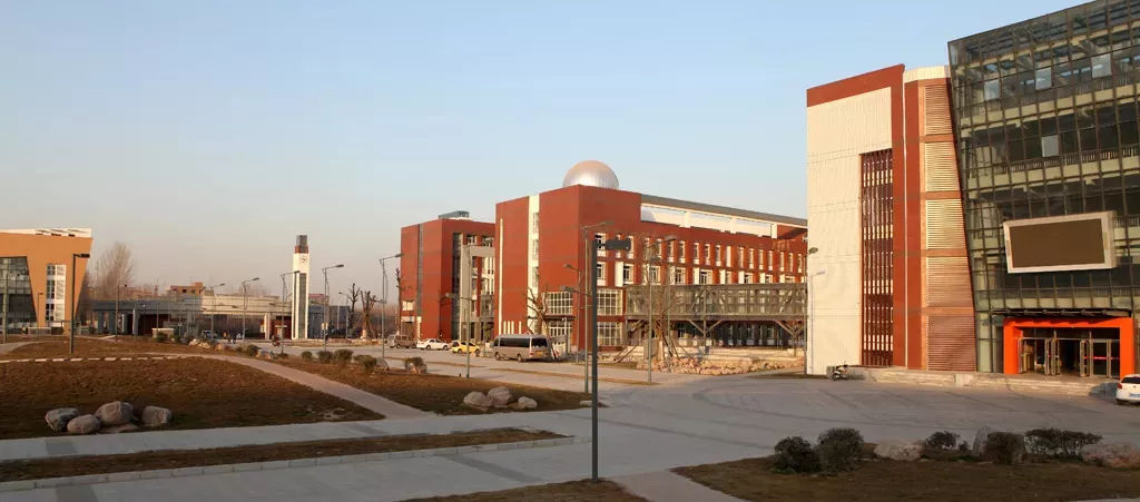 郑州经开区外国语中学鸟瞰图,郑州外国语初中航拍