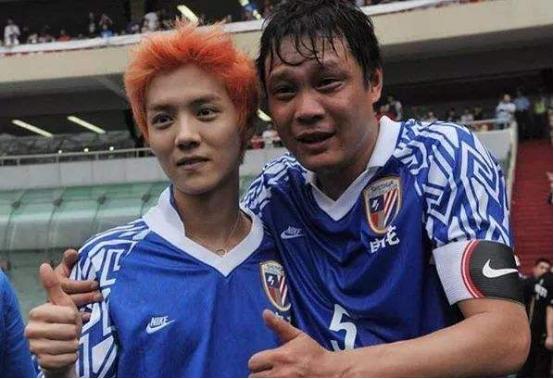 鹿晗看英超比赛视频,英超鹿晗