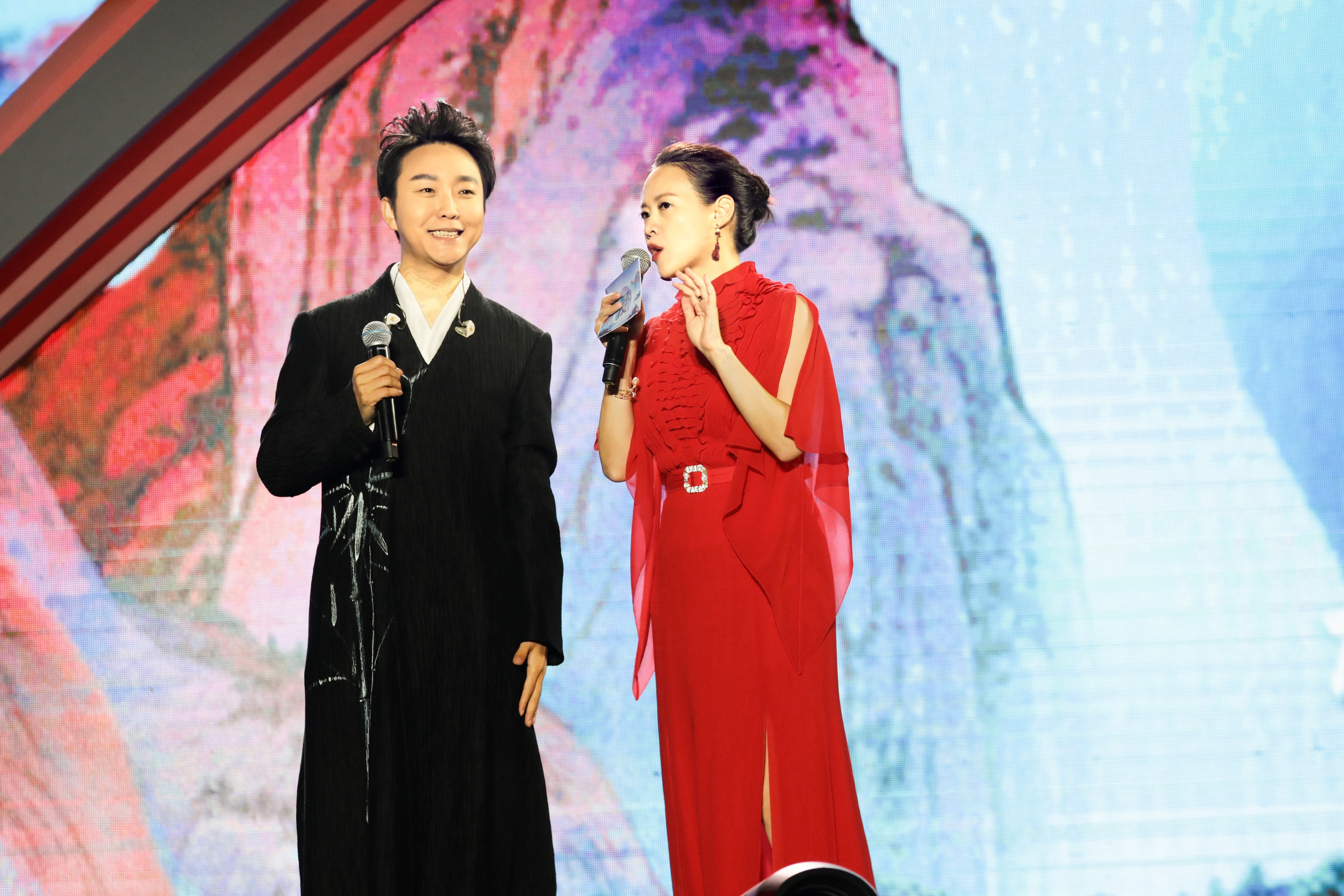 李玉刚被观众围观,李玉刚被网红包围是什么节目