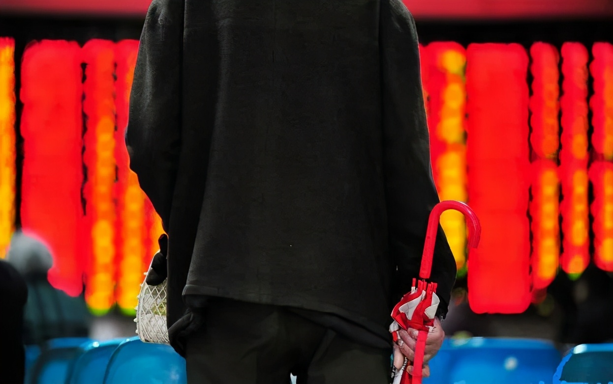 杨百万买国债赚钱,杨百万分享收益的视频