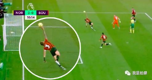看呆了！英超险重演世界杯超经典戏码后卫逆天神扑只换荒诞结局
