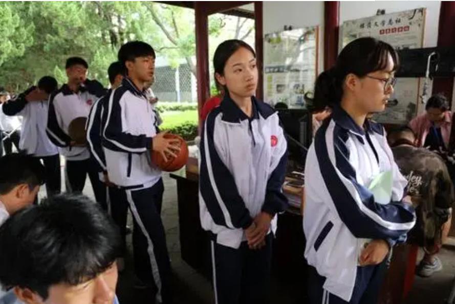 浙江有几所有名高中,浙江学习强度超高的几所高中