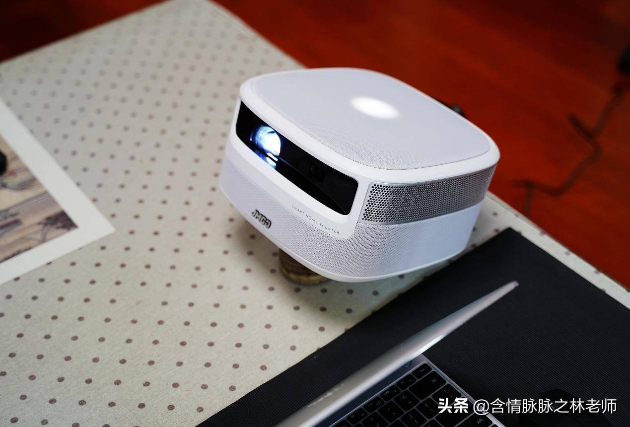 坚果v20投影仪和极米h3s对比,极米投影仪与坚果投影仪哪个更好