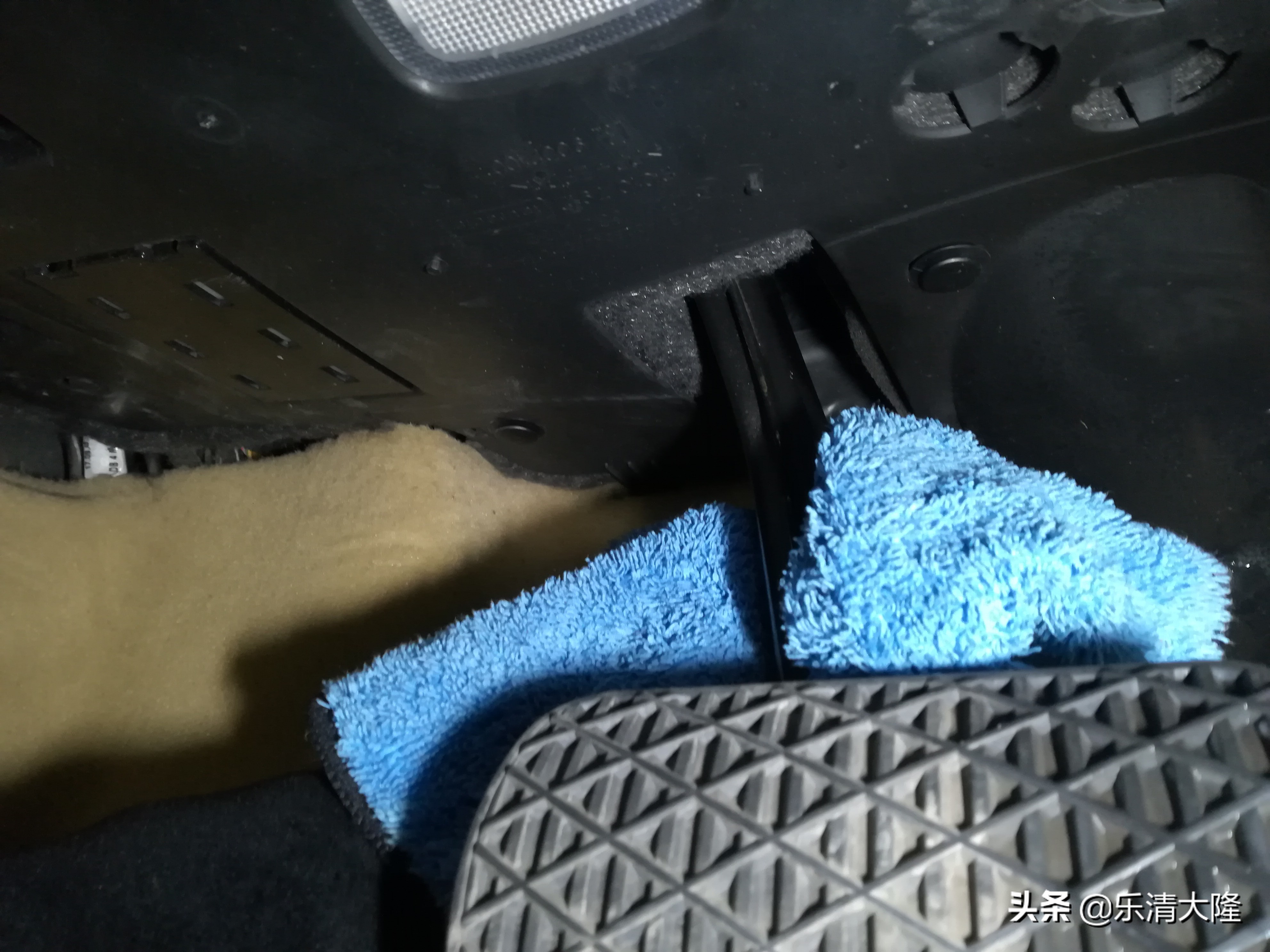 奔驰s350门边镀铬条,奔驰s350座椅清洗翻新