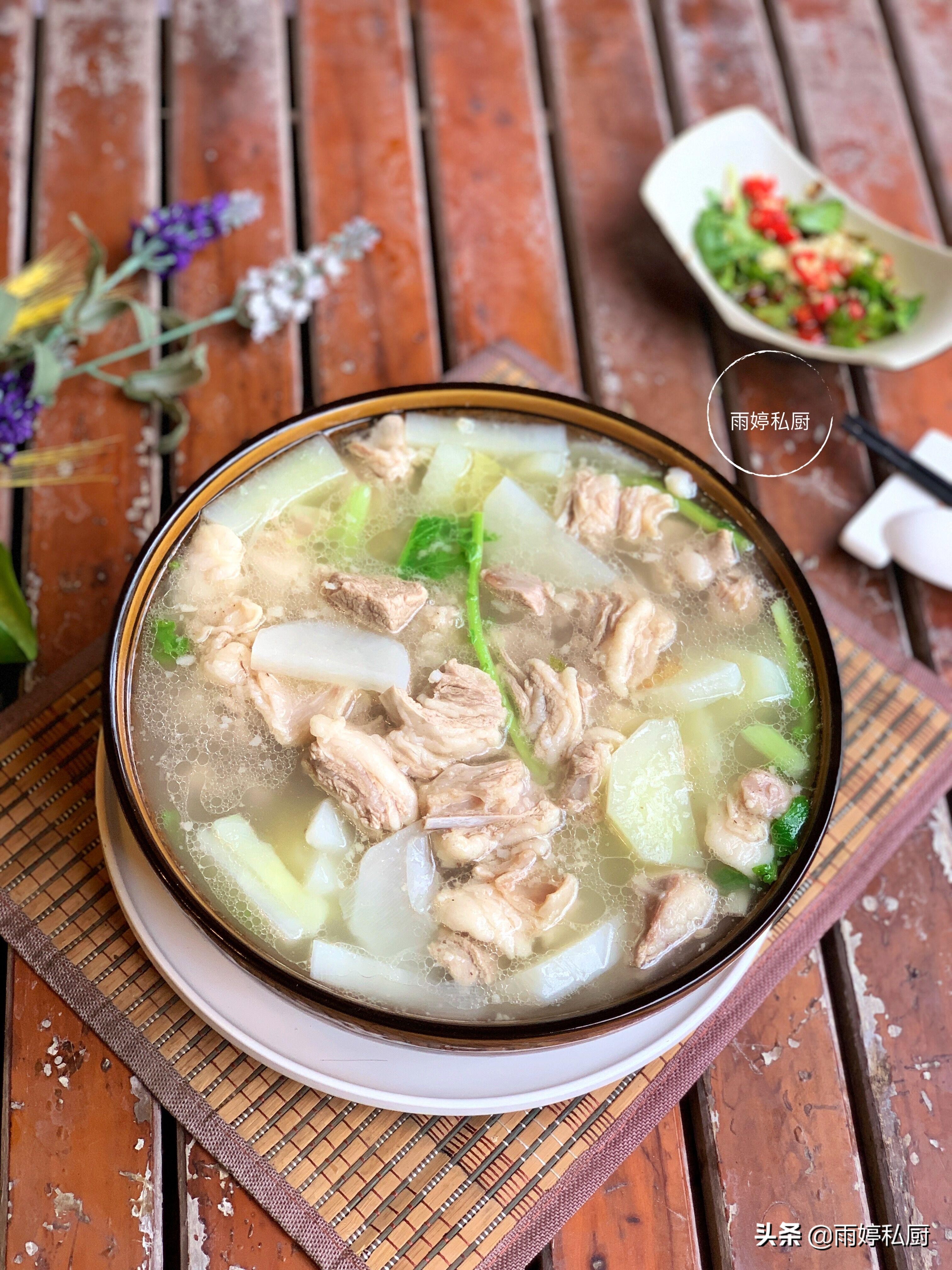 羊肉汤怎么做才好吃又没有膻味呢,在家也能做出暖胃驱寒美味羊肉汤