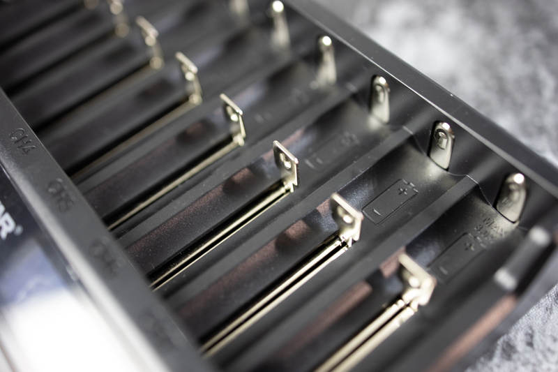 能够兼容所有手机快充的充电器,兼容各个手机快充的充电器