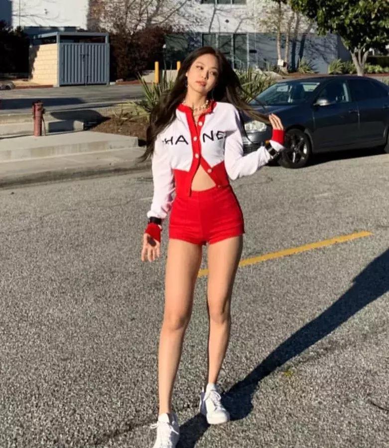 刘雯蕾丝服装,刘雯jennie