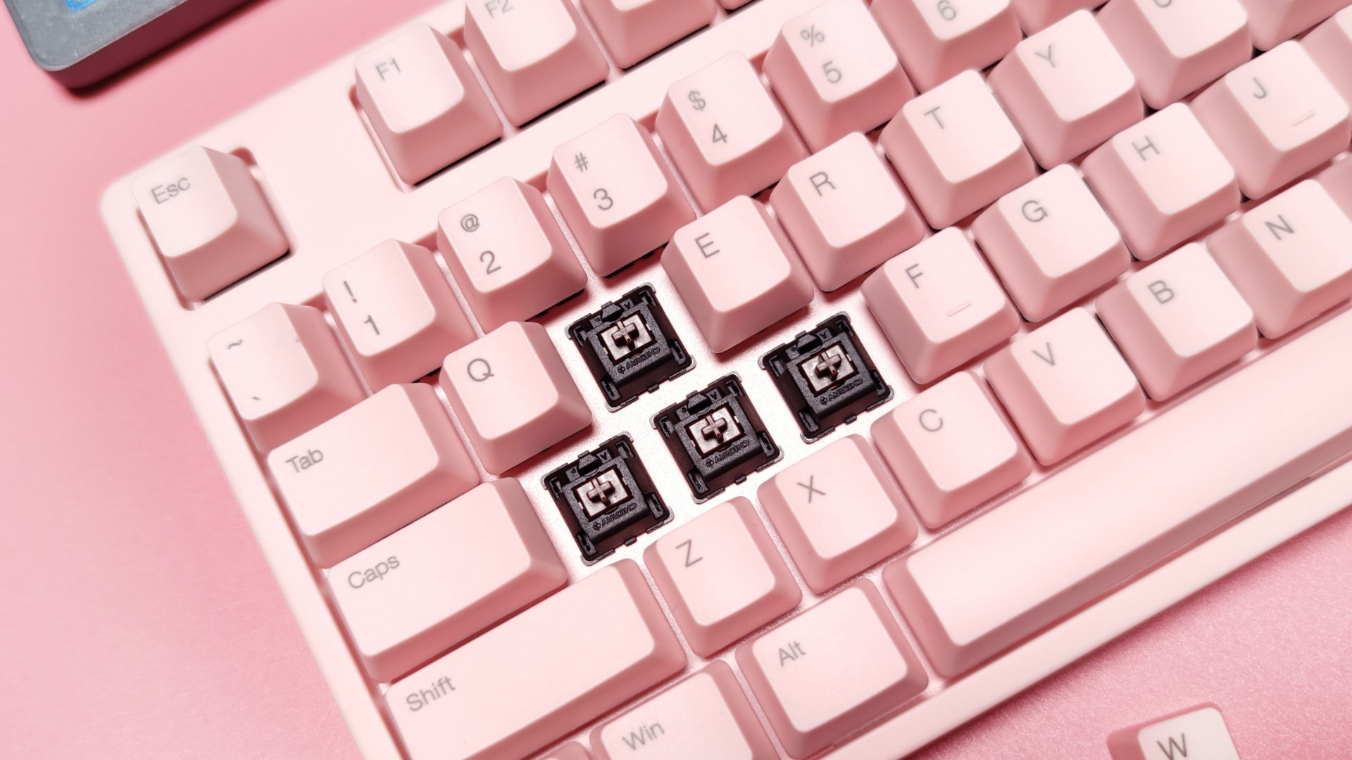 ikbcw210和黑峡谷x5选哪个好,ikbcw210无线蓝牙键盘续航测试