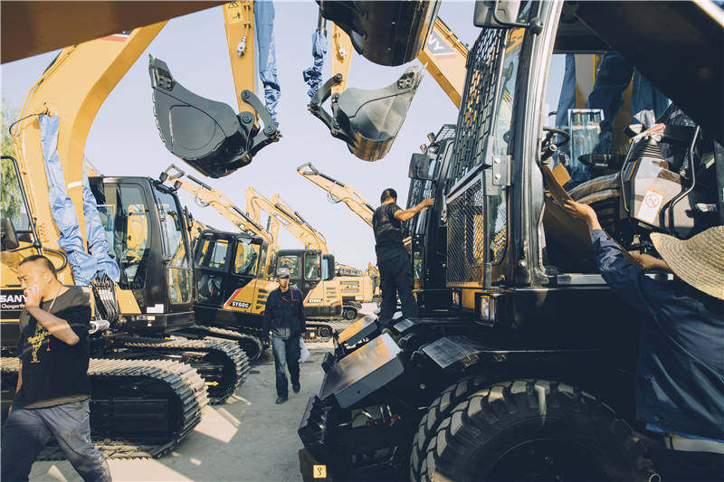 三一挖掘机：与宏观经济共舞