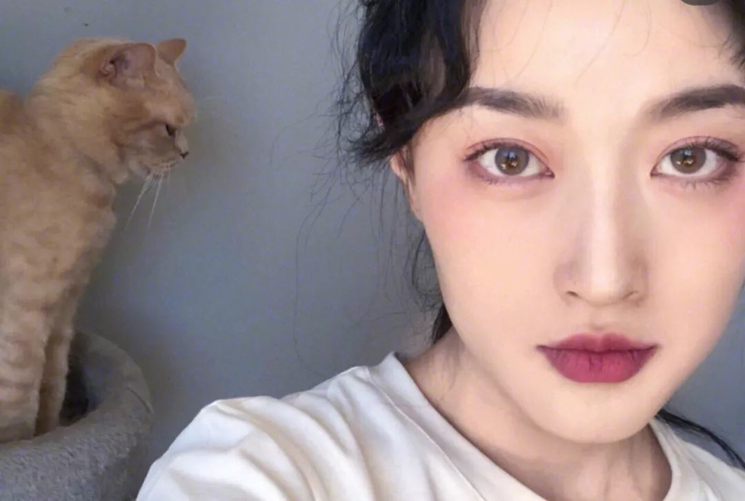 哪有那么多混血，全靠仙瞳招摇撞骗~