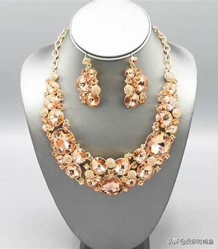 配饰饰品推荐,如何选择适合自己的配饰