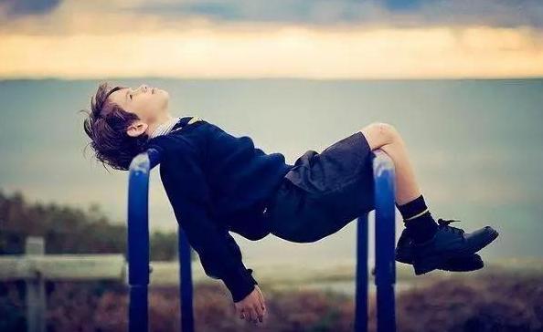 孩子怎么克服胆小心理,孩子胆小慢热玻璃心父母怎么做