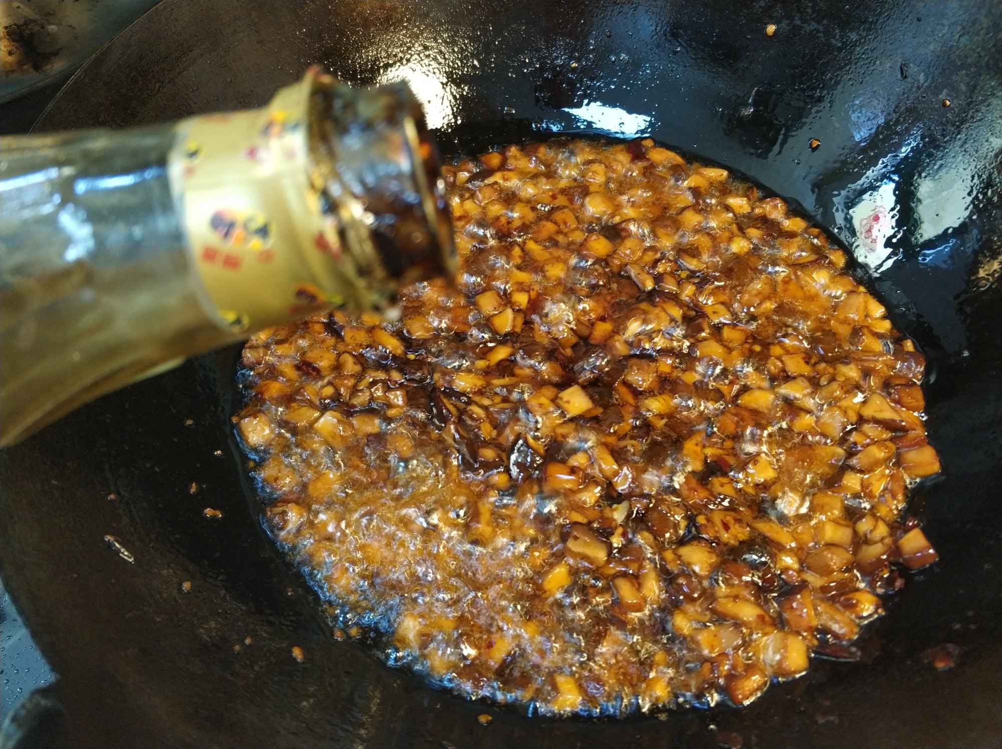 香菇酱最正宗的做法,正宗美味香菇酱做法