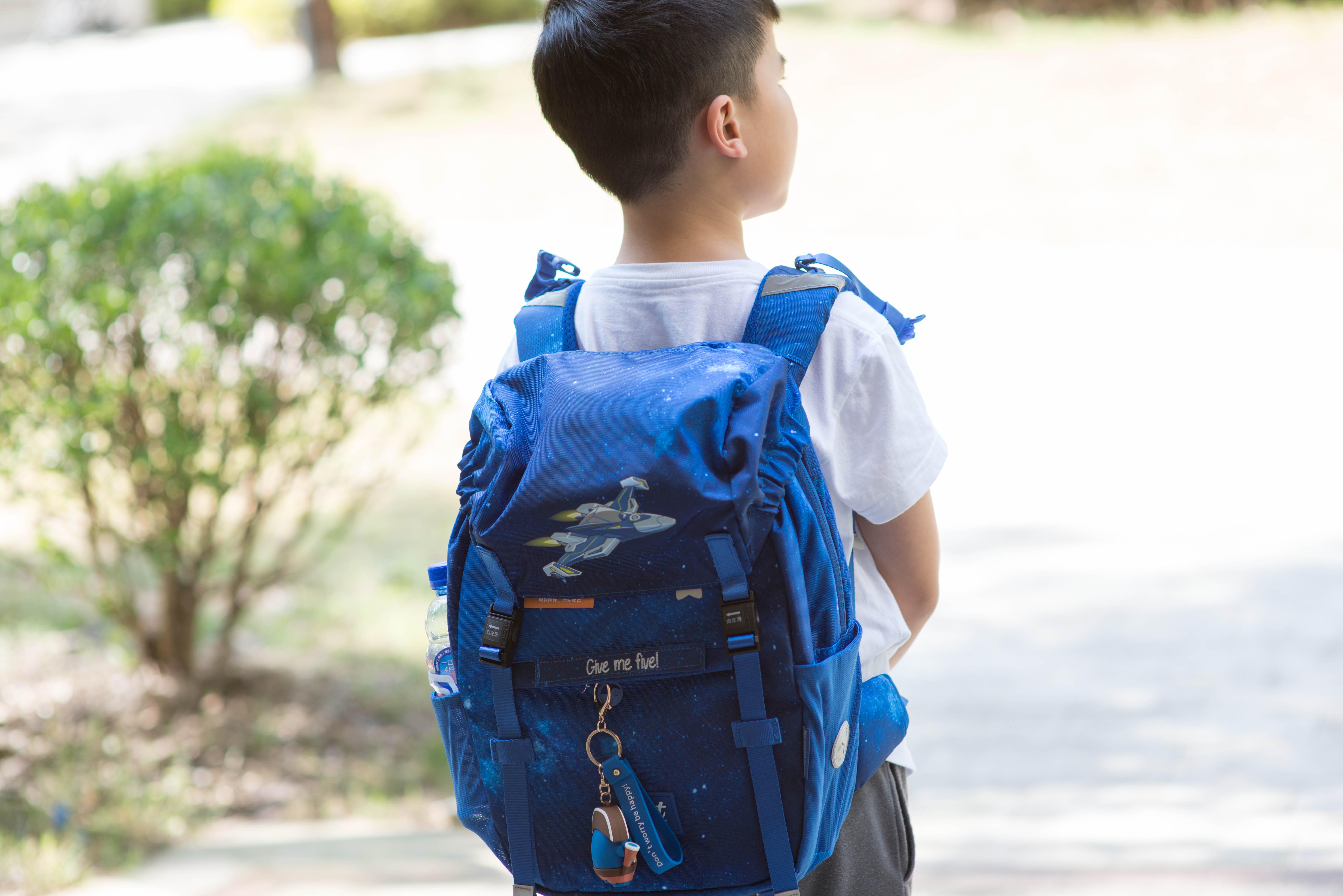 小学生护脊书包品牌十大排名,儿童护脊书包怎么选