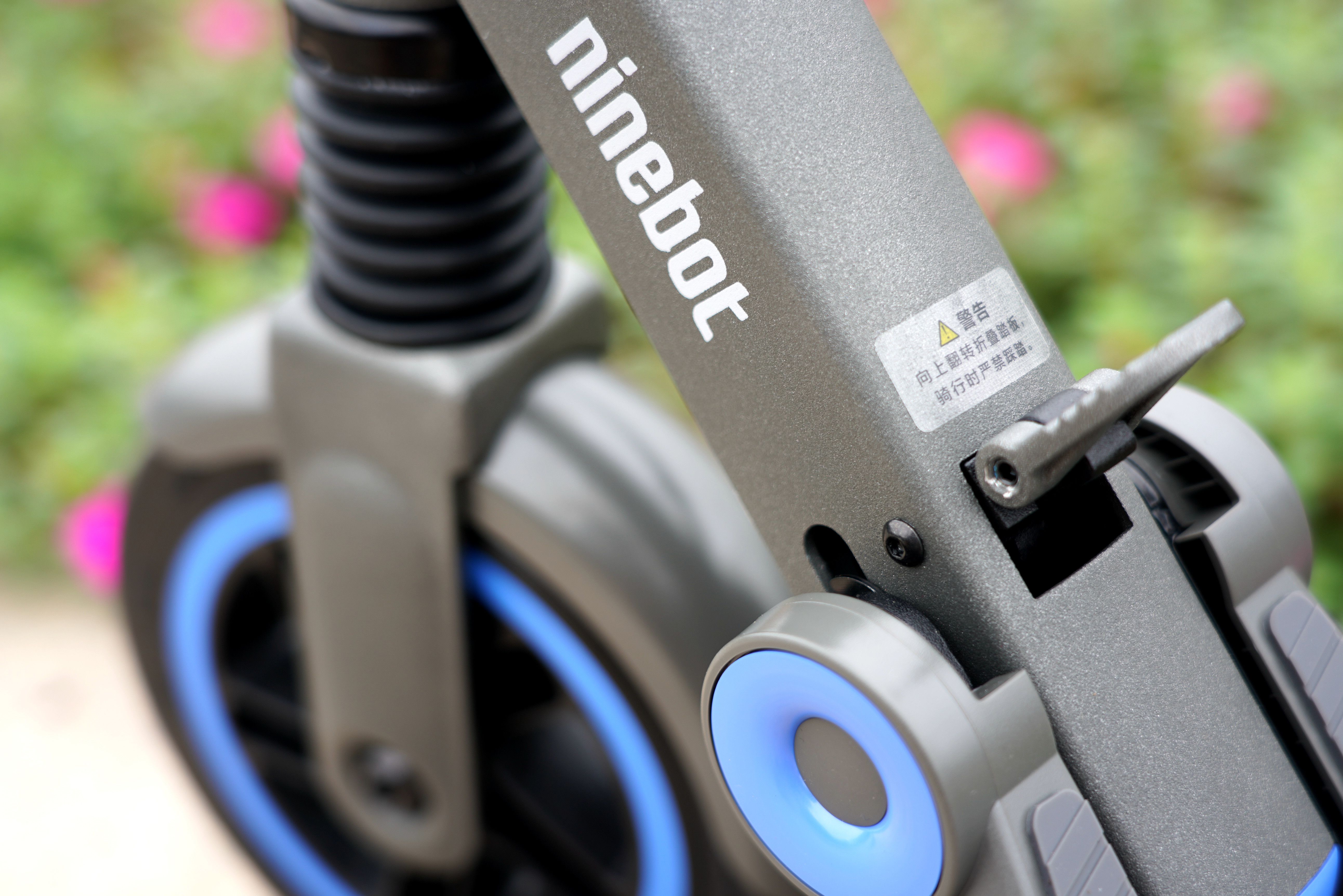 很不简单的玩具,九号儿童电动滑板车e10如何折叠