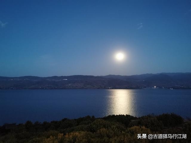 成也螺旋藻,败也螺旋藻~这个中国唯一的湖泊,未来该何去何从?