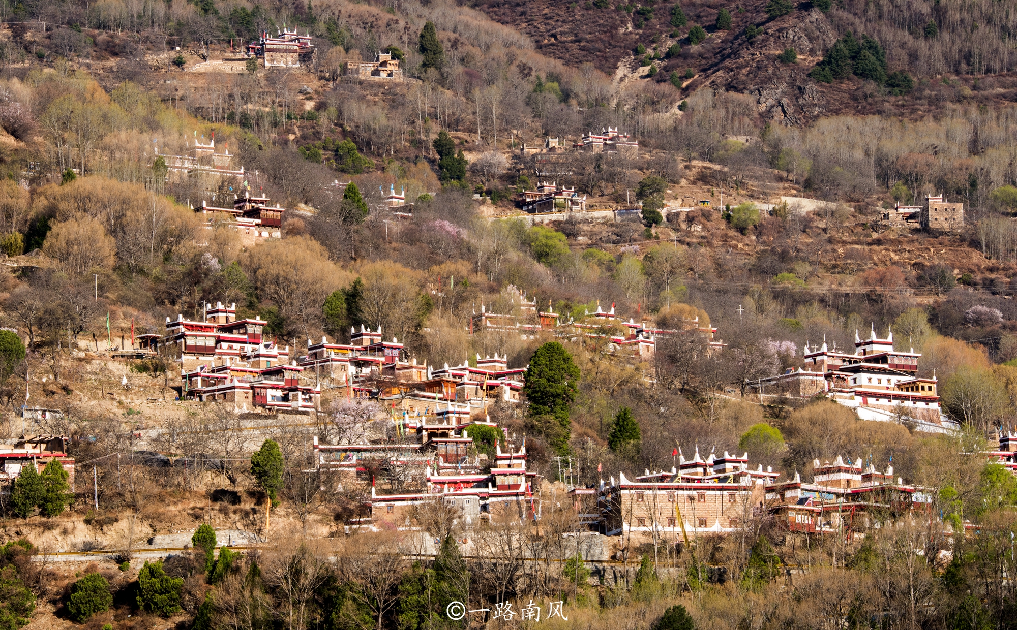 四川甲居藏寨门票,四川甲居藏寨海拔