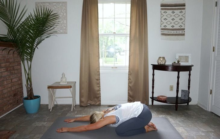 初学瑜伽必练基本动作,入门瑜伽每天必练8个动作