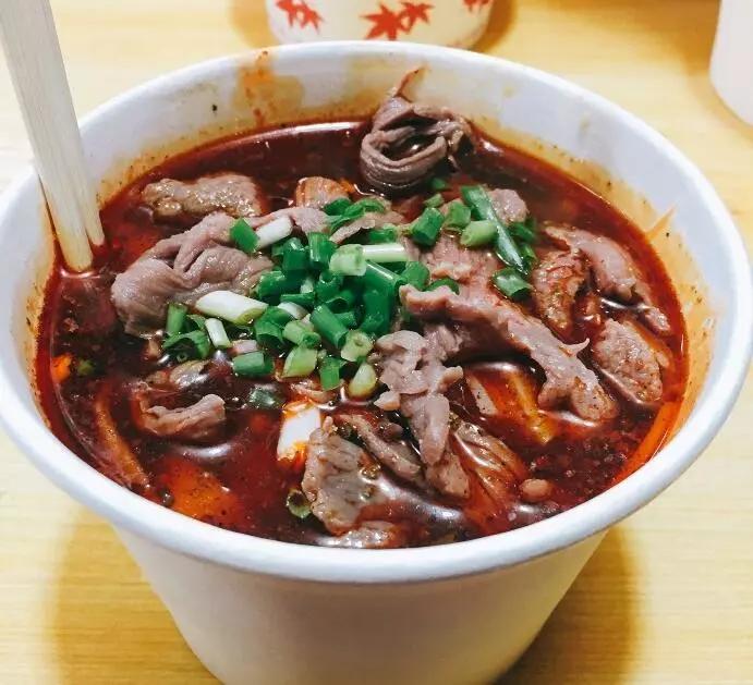 爱吃米粉的有福了，武汉生烫牛肉粉推荐