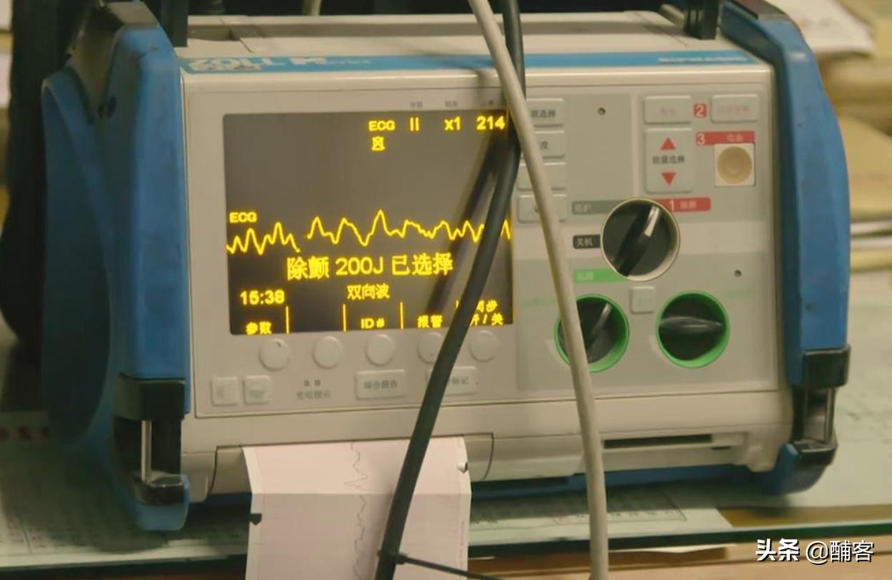 救护车人间百态解析,理解救护车里的人间百态