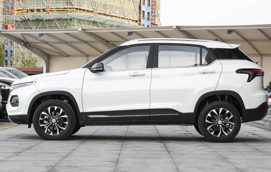 宝骏510手动时尚型内饰图,宝骏510对比宝骏310w动力