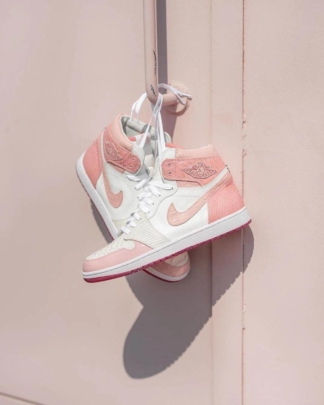 aj1鐞冮瀷澶栫鍖荤敓鑱斿悕鑺濆姞鍝ョ孩,aj1澶栫鍖荤敓瀹氬埗