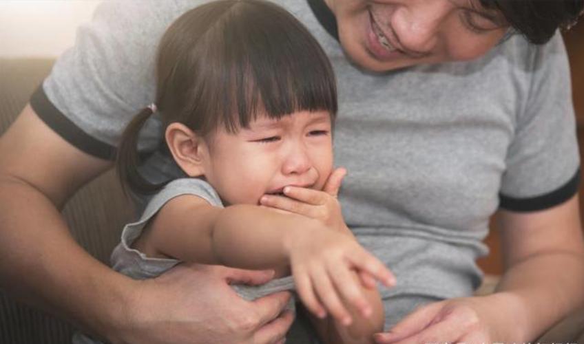 一家人去庙里烧香每人三支吗,一家人去庙拜佛烧香祈福