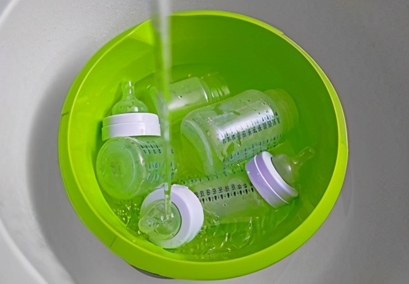 奶粉冲泡比例错了对宝宝有影响吗,奶粉冲调比例不对危害