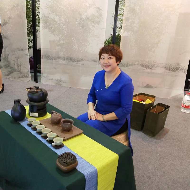 陶适人意,茶得人心——访大连陶作坊茶所在经理夏冰冰