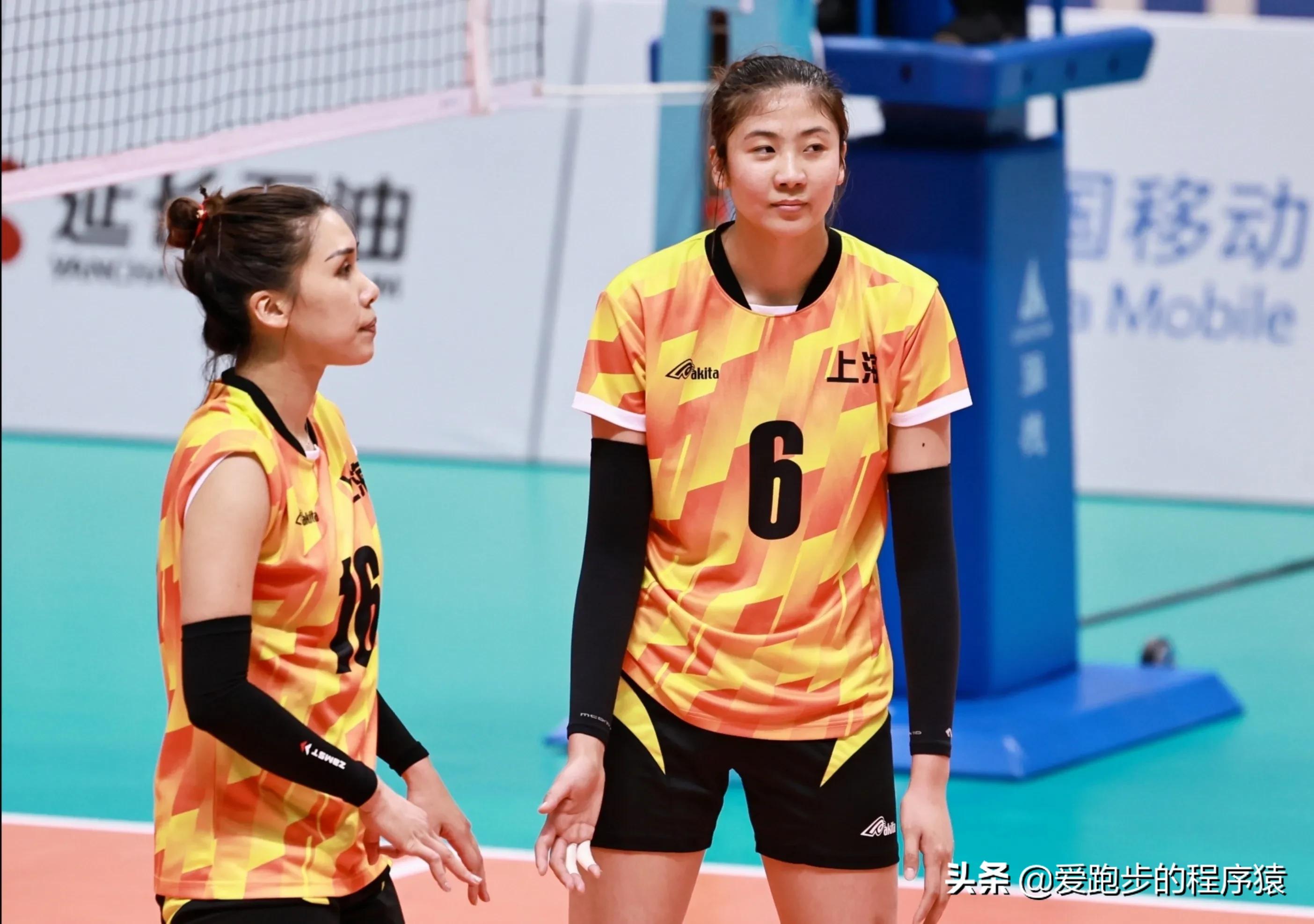 张常宁女排比赛服短裤,女排时装秀视频