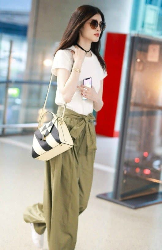 别穿牛仔裤了直筒烟管裤搭配,何穗紧致裤子搭配