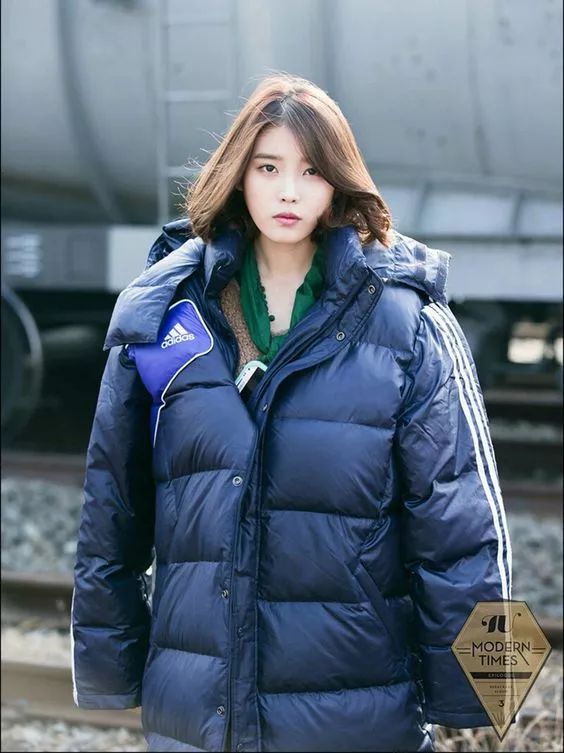 双十一大牌羽绒服打折,双十一购物狂欢节冲锋衣冬