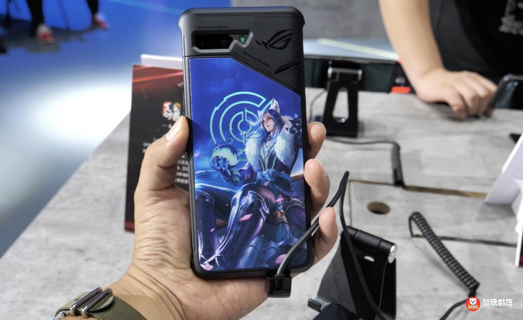 华硕ROG游戏手机2体验评测：骁龙855+鸡血强芯，腾讯定制售价真香