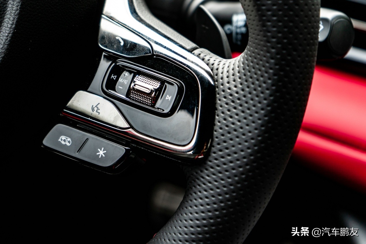 广汽传祺影豹j15和j16区别,广汽传祺影豹2022款新车报价