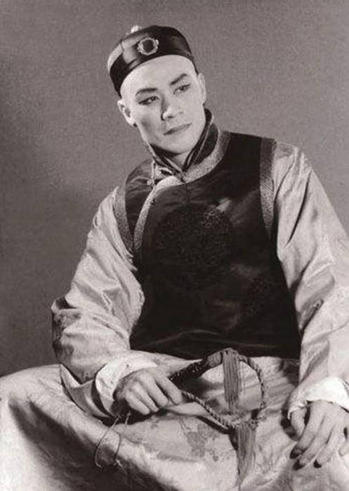 19岁潜伏,63岁饰演姜子牙,“七一勋章”获得者蓝天野有多牛?