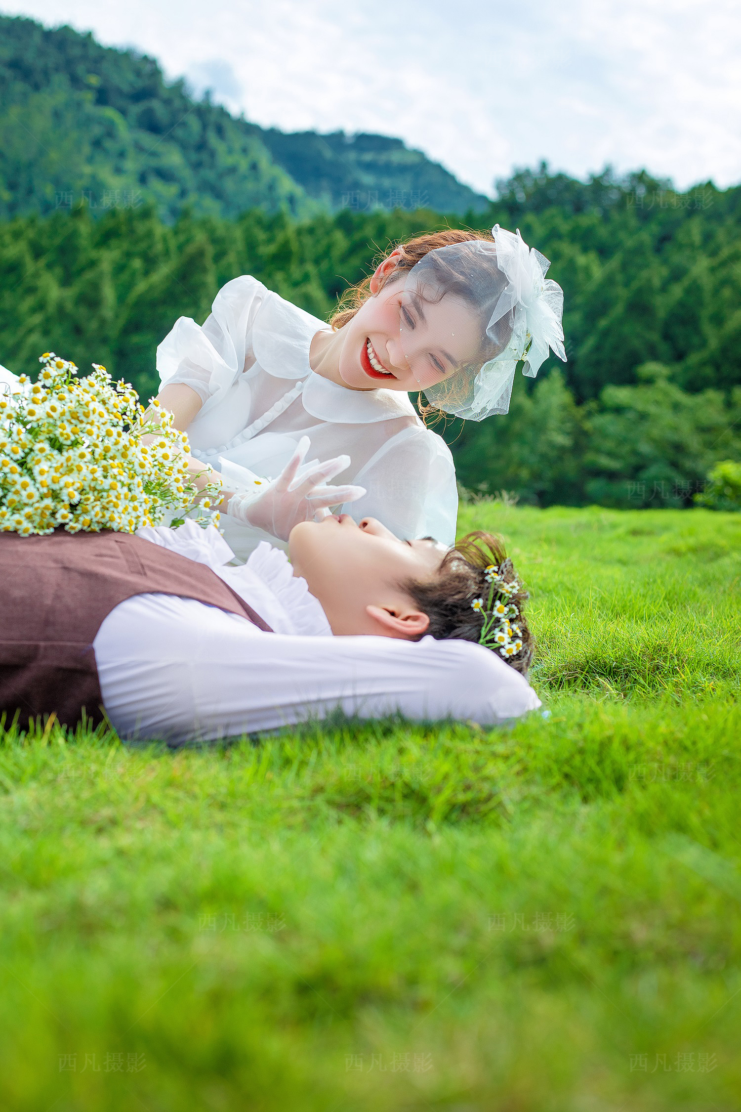 胸小的新娘穿什么婚纱好看,新娘怎么穿婚纱