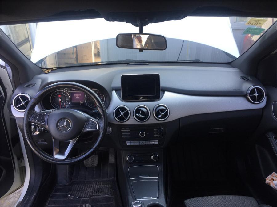 拍卖成功！浙江省温州市一辆车牌浙C687EY梅赛德斯奔驰牌小型汽车