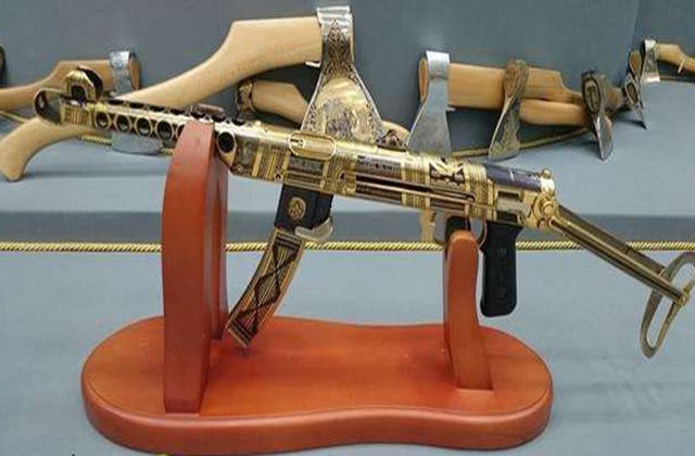 史上最可怕的冲锋枪,世界上最诡异的冲锋枪