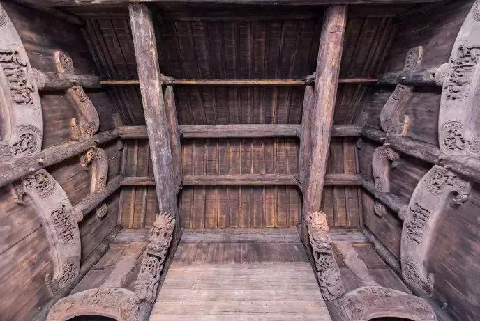 中国古建筑榫卯结构屋顶,墙倒屋不塌是怎么回事